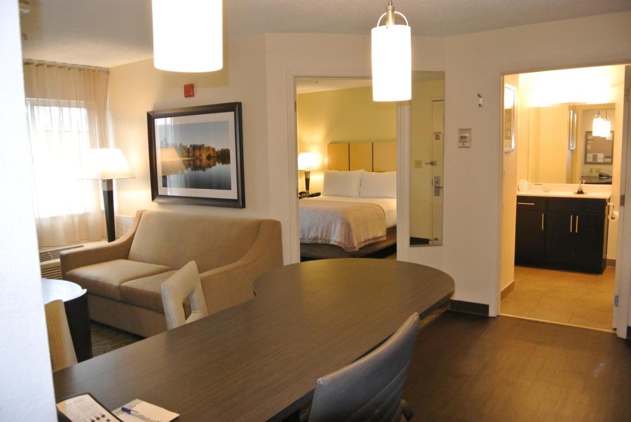 Candlewood Suites Washington-Fairfax By Ihg Exterior foto